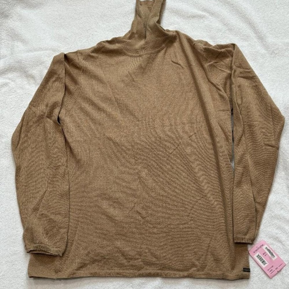 Tesori L lightweight Italian Sweater. New with Tags. Reduced!!!